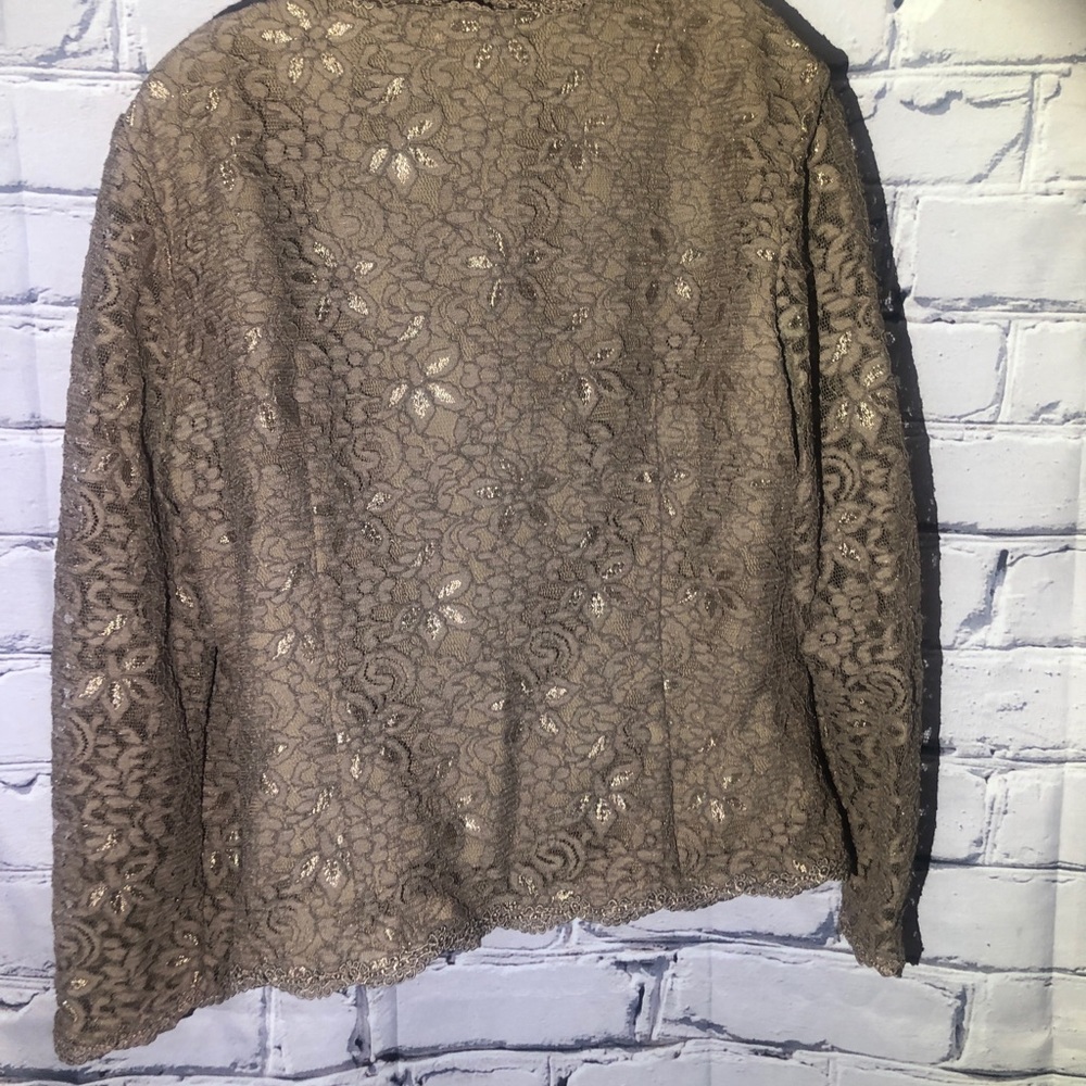 Talbots Top Size 18 More Like A 16 Fit - image 2